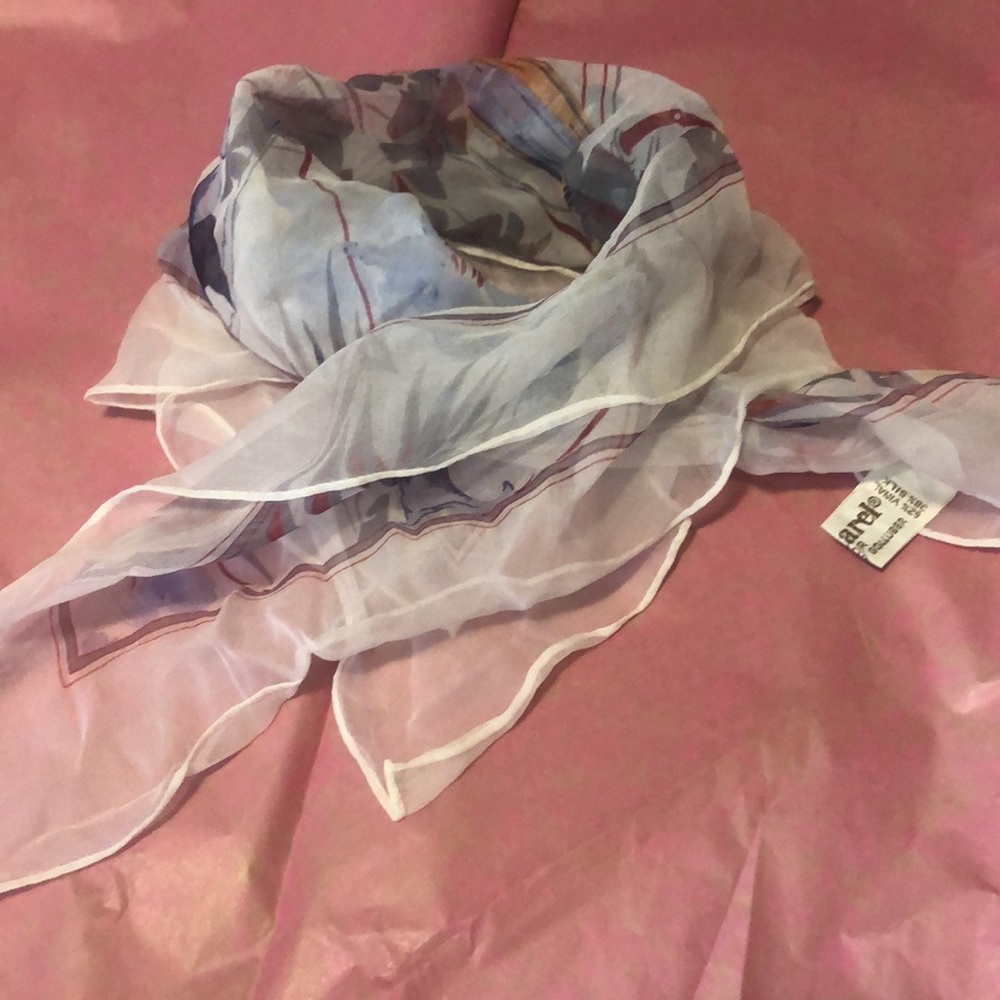 Used scarf size one size - Picture 8 of 8